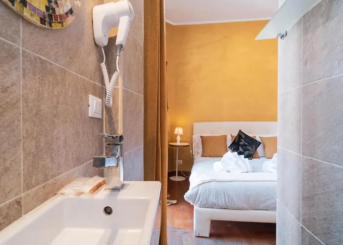 Πανσιόν Golden Piazza Di Spagna 3*